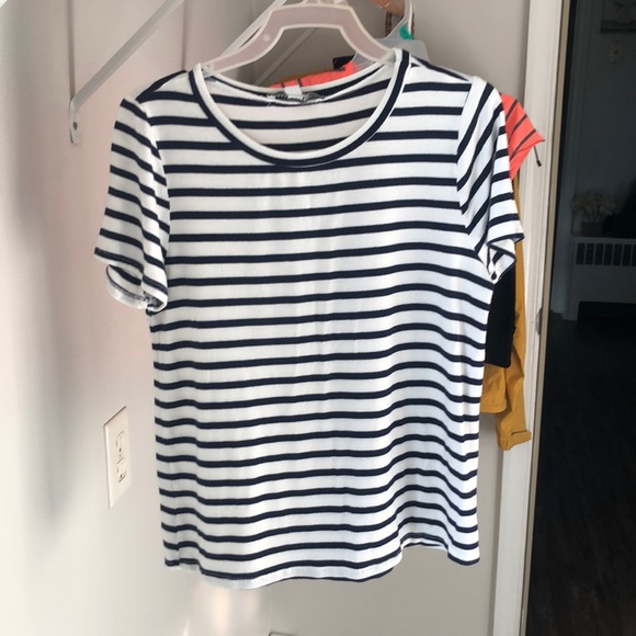 Green Envelope Tops - 🪷5/$10 🪷 Worn once T-shirt